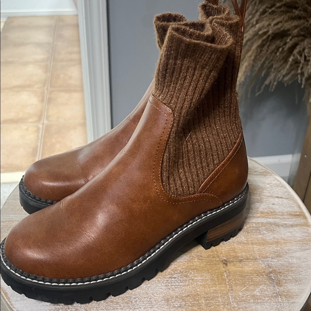 Perfect Fall boots that would compliment any fall outfit.